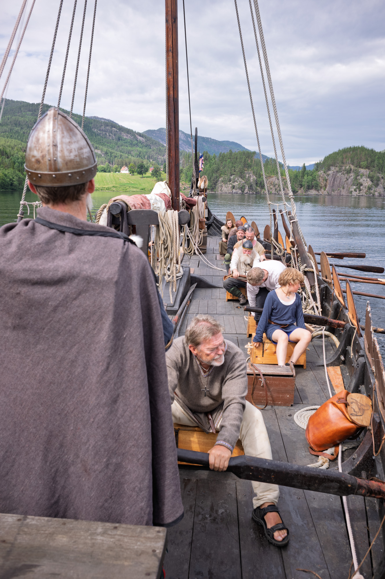  Kviteseid  - Roing inn mot bygdetunet 