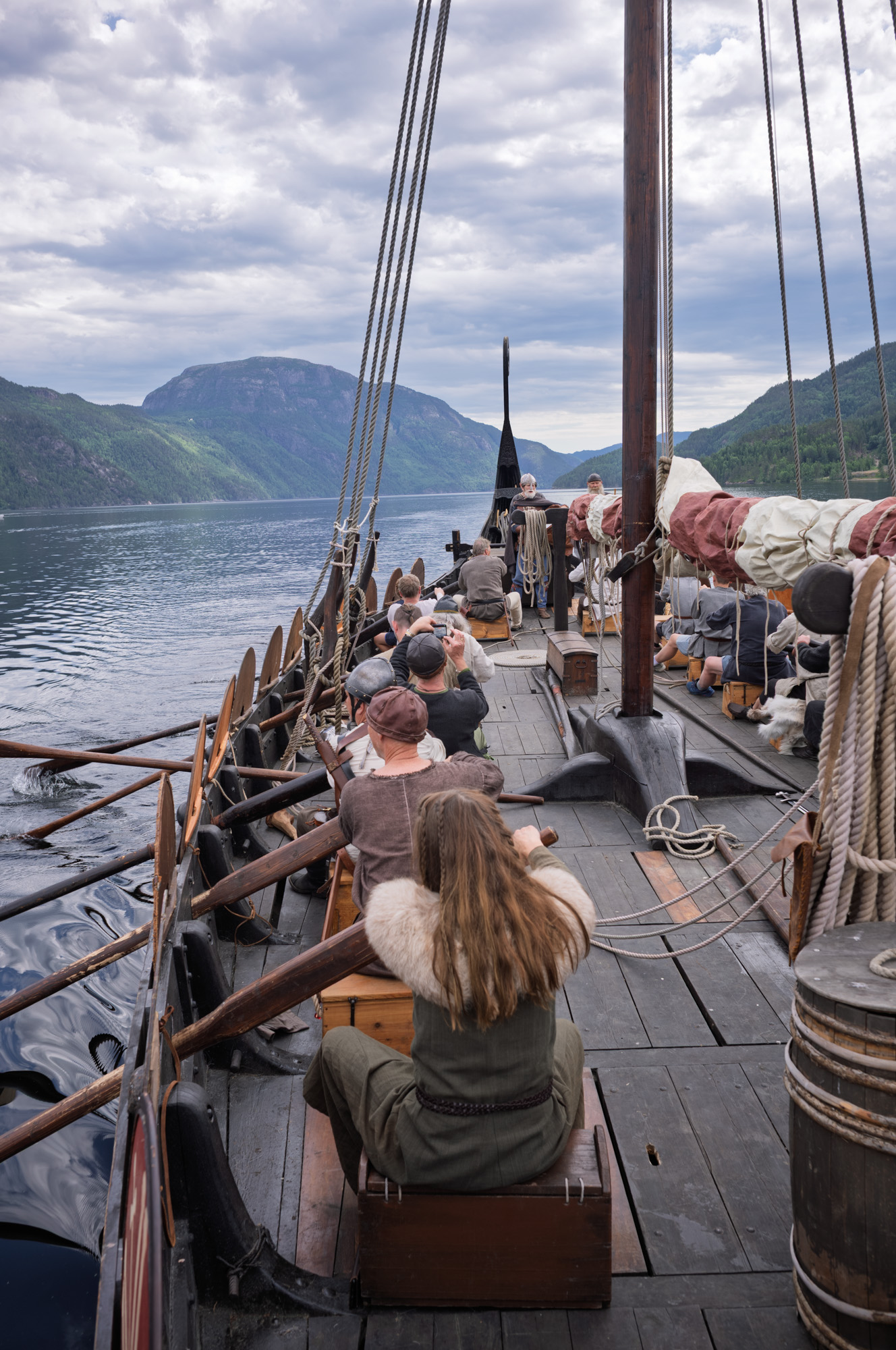  Kviteseid  - Roing inn mot bygdetunet 