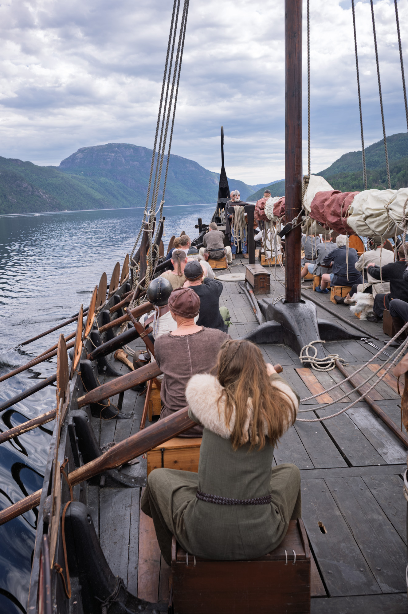  Kviteseid  - Roing inn mot bygdetunet 