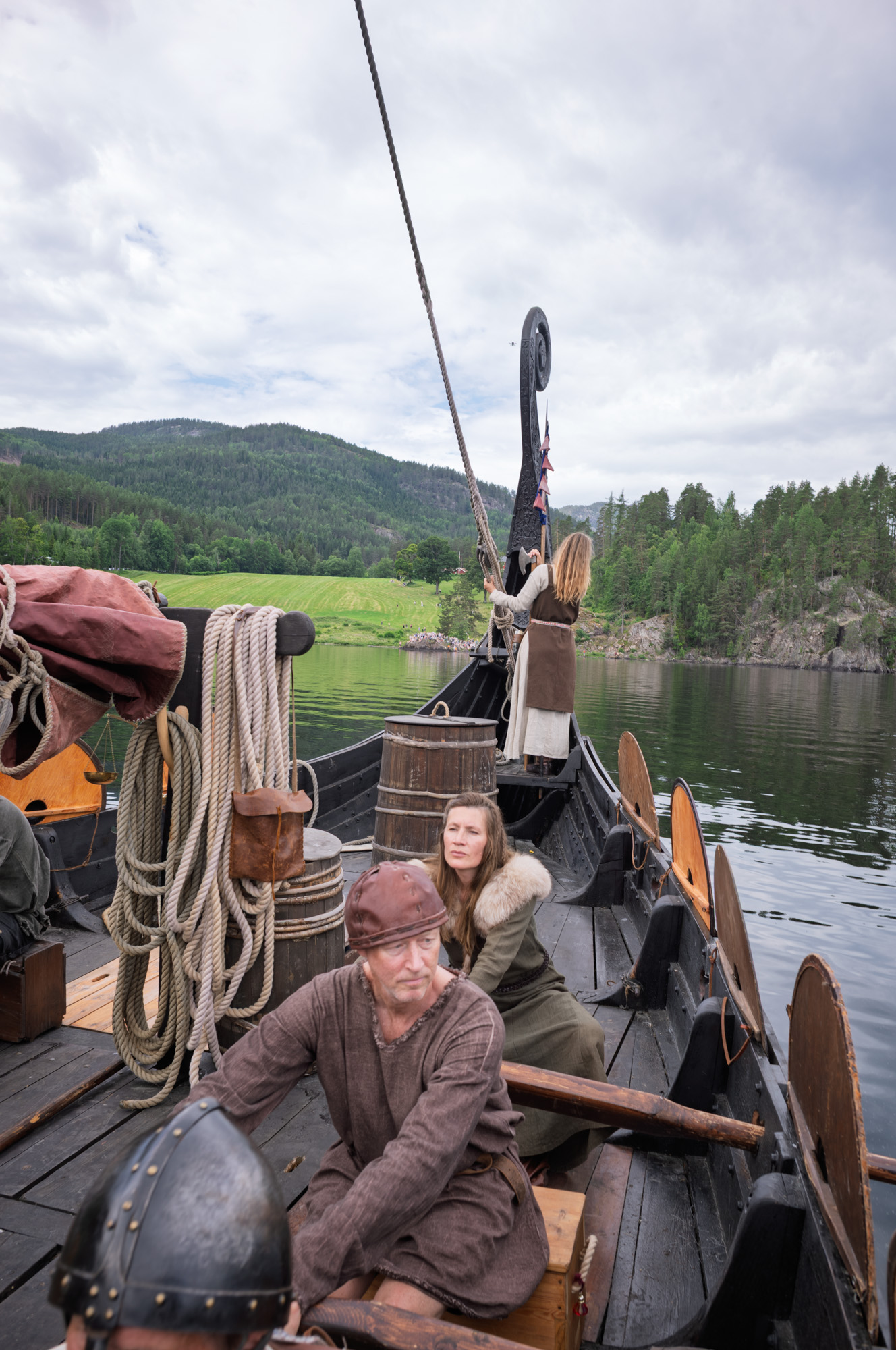  Kviteseid  - Roing inn mot bygdetunet 